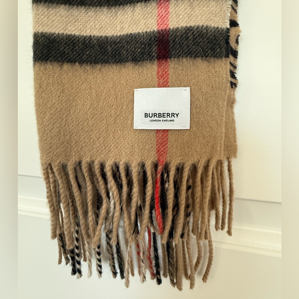 Reversible Burberry Scarf - 100% Cashmere